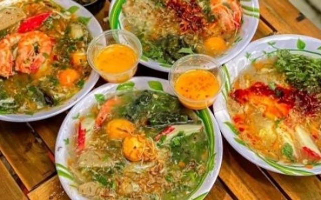 Phố Trà - Tiệm Trà & Bánh - Phan Trung