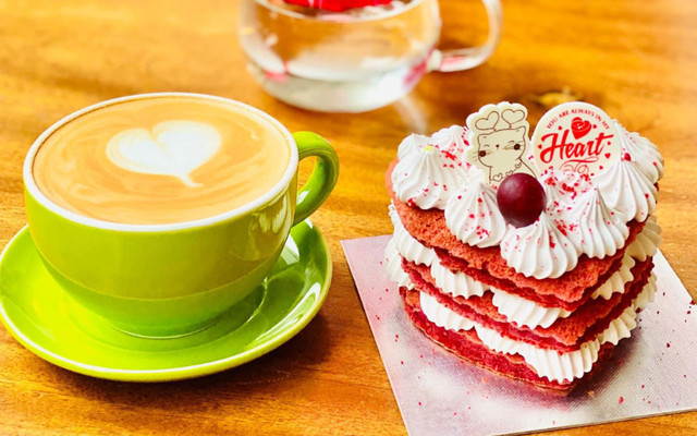 18 Coffee - Cà Phê, Nước Ép & Sinh Tố - 75B Đường 208
