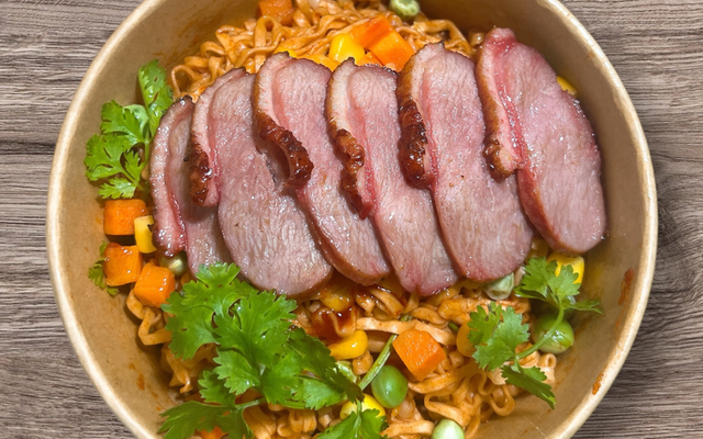 Ăn Vặt Hai Đứa Mình - Mì Trộn & Nước Ép - Bờ Kè Đồng Khởi