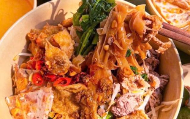 Quán Cô Nhàn Bánh Đa Trộn - Phạm Ngọc Thạch