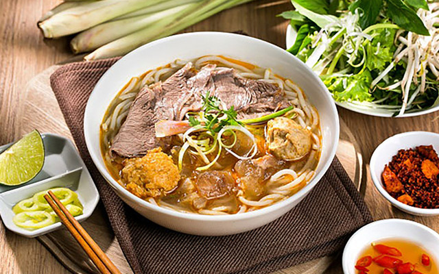 Cô Hương Cơ Sở 1 - Bún Bò Huế - Triều Khúc