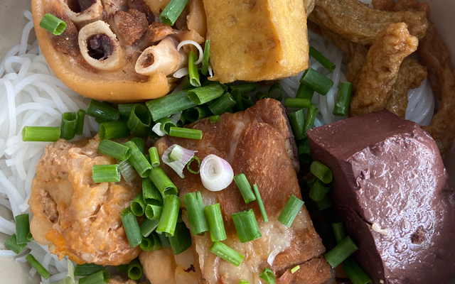 Bún Riêu Bà Sáu - Lê Lai