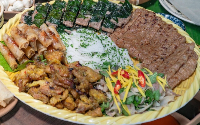 Nem Chợ Huyện Olala - 24 Xuân Diệu