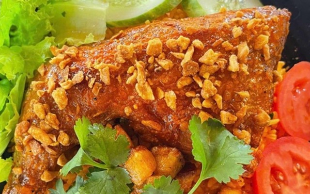 Gà Ủ Muối & Cơm Gà Xối Mỡ - Tuyết Nhi