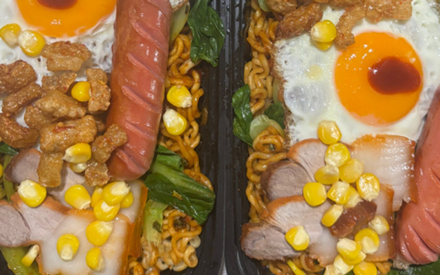 Mì Trộn Tóp Mỡ, Chân Gà Sốt Thái & Chè Dưỡng Nhan - ÚT NGA QUÁN