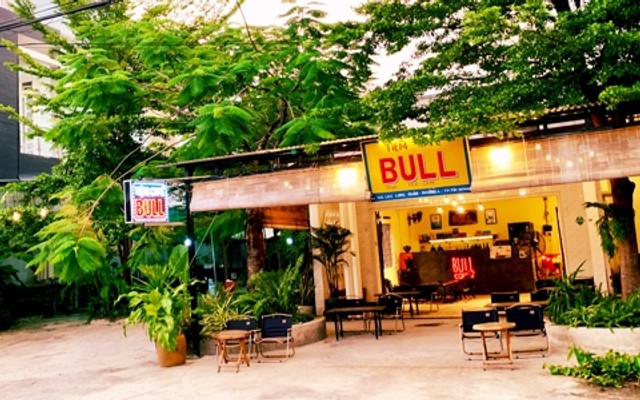 Tiệm Cafe Bull - Lạc Long Quân