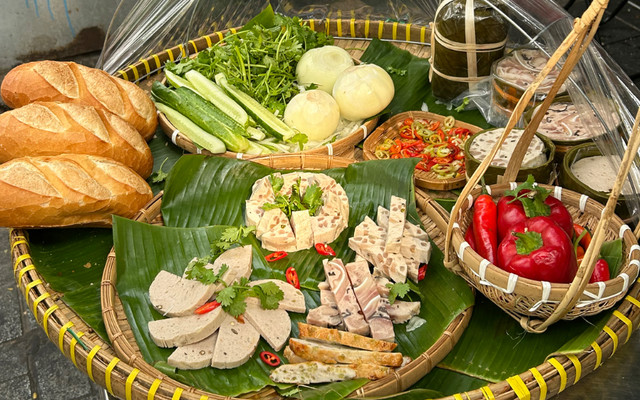 Bánh Mì Mẹt Chú Đông - Bánh Mì - Trường Sa
