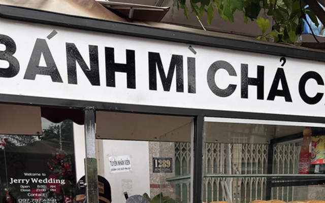 Bánh Mì Chả Cá Sợi - Hùng Vương