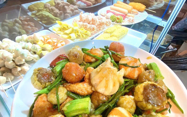 Ăn Vặt Cây Sung  - Khoai Tây Lốc Xoáy, Khoai Tây Lắc & Bánh Gạo Lắc Phô Mai - Tháp Chuông Giáo Xứ Hoà Bình