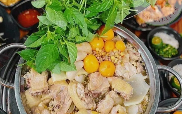 Lẩu Cua Đồng, Lẩu Gà Lá É - An Khánh