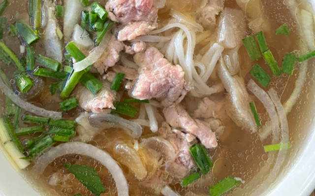 QUÁN CÔ MƯỜI - PHỞ, BÚN BÒ HUẾ & BÁNH HỎI HEO QUAY