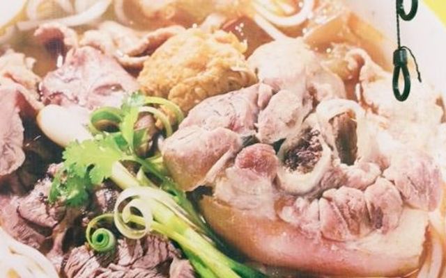 Bún Bò Hằng - Cư Xá Vĩnh Hội