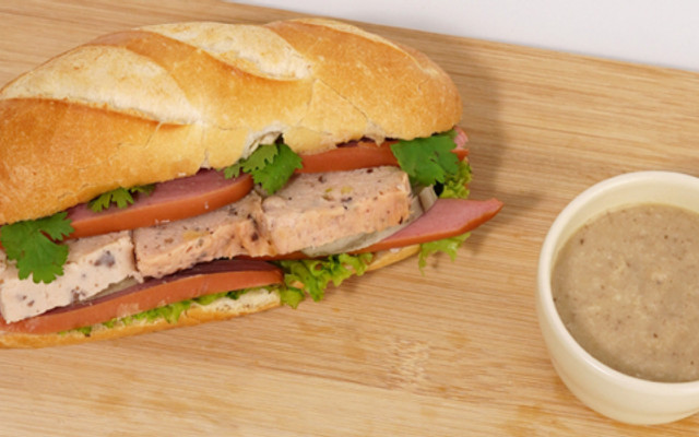 Tiệm Bánh Mì Chay Mùa Xuân