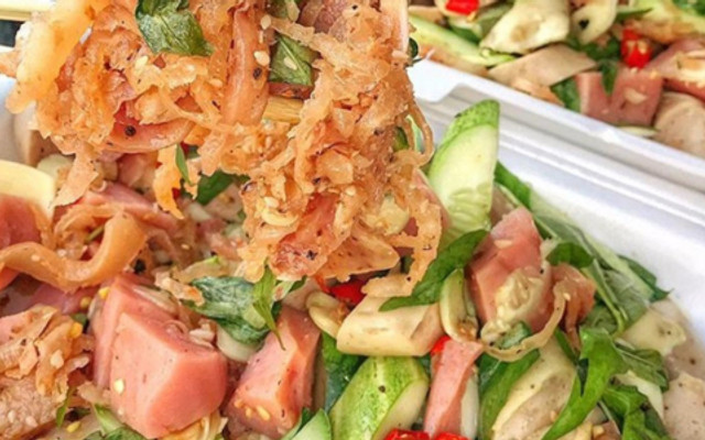 Cút Chiên Bơ & Chân Gà Nướng Nấm Jum