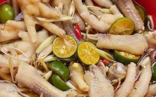 Chân Gà Sả Tắc - Đối Diện Lô C