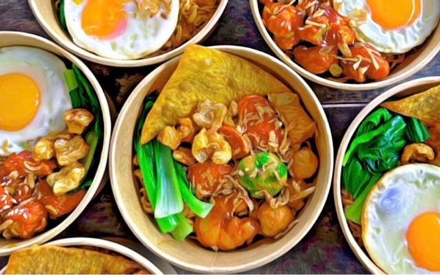 Tiệm Mì Trộn - Cơm Chiên & Ba Rọi Chiên Tỏi