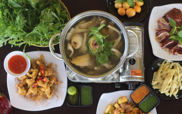 Lẩu Gà Lá É Rau Nhíp Hạnh Mơ - Hồ Bún Xáng