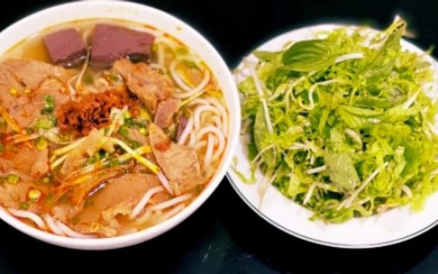 Quán Bà Sáu - Bún Bò Giò Heo