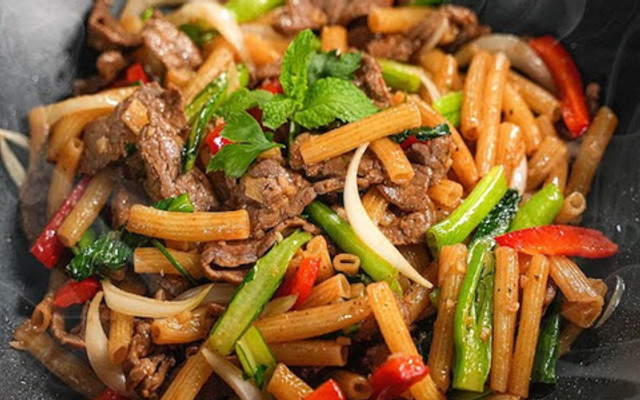 Mì Xào & Bánh Mì Que Lão Tứ