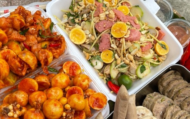 Chân Gà Sốt Thái Yến Nhi - 234 Yersin