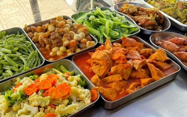 Bếp Nhà Cô Bé - Bún Cá, Bò Kho & Cơm Trưa - Thái Nguyên