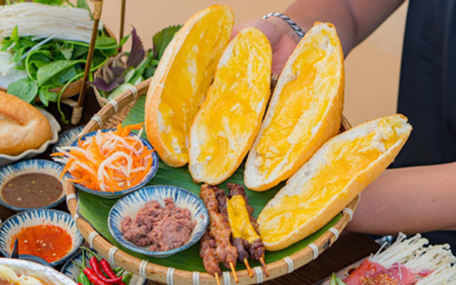 Vua Bơ - Bánh Mì Campuchia & Ăn Vặt Tré Trộn