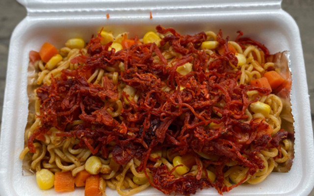 Cá May Mắn - Mì Indomie & Sandwich - 72 Hàm Tử Quan