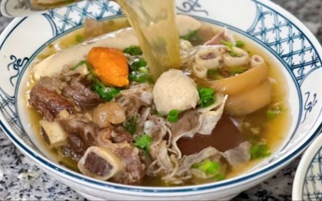 Bún Bò Huế Ngự Bình - 109 Huyền Quang