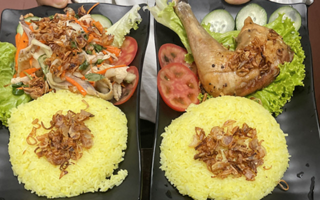 Cơm Gà Hội An A Bom