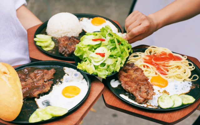 Bít Tết Đường Phố - Nguyên Hồng