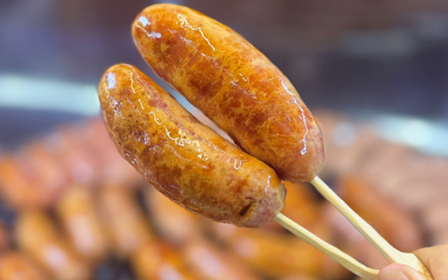 Lạp Xưởng Nướng Đá - Công Viên Long Vân