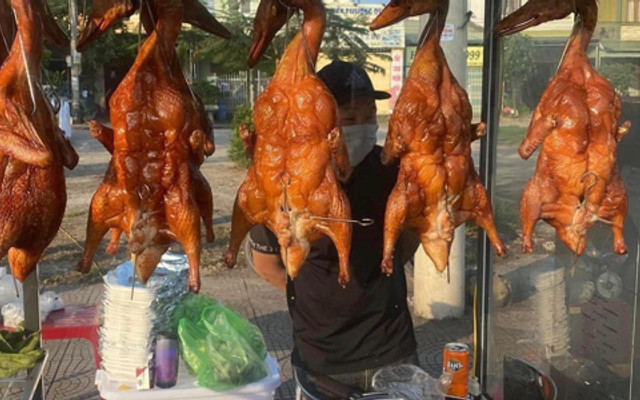 Gà Nướng, Vịt Quay & Cá Nướng Tây Bắc - Tiệm Quay Nướng Yến Yến - 577 Thiên Lôi