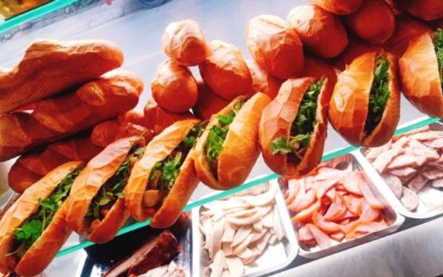 Bánh Mì Phương Linh - Võ Văn Vân