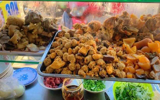 Bún Riêu Cô Ba - Dĩ An