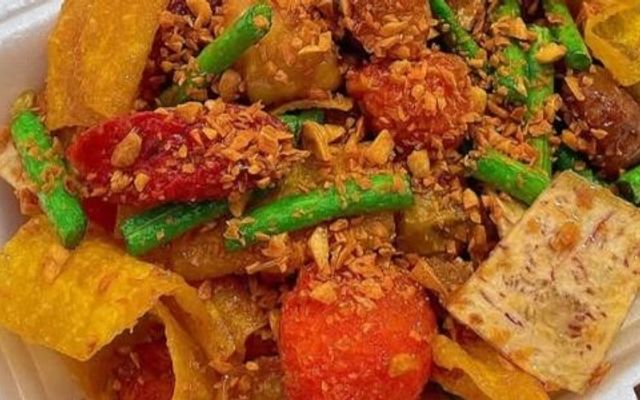 Quán 4 Chị Em - Gỏi Cuốn & Hột Vịt Lộn