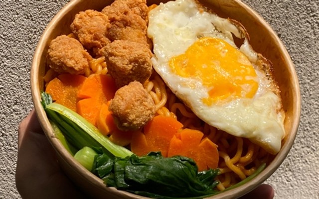 Tiệm Trà Góc Phố