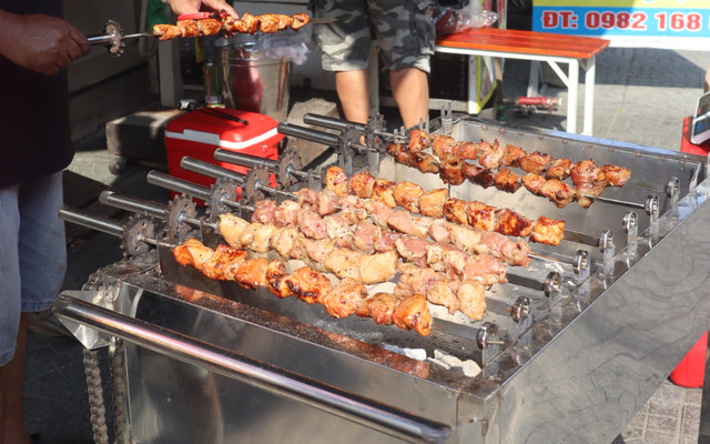 Quán Việt Nga - Thịt Nướng Kiểu Nga - Huỳnh Thiện Lộc