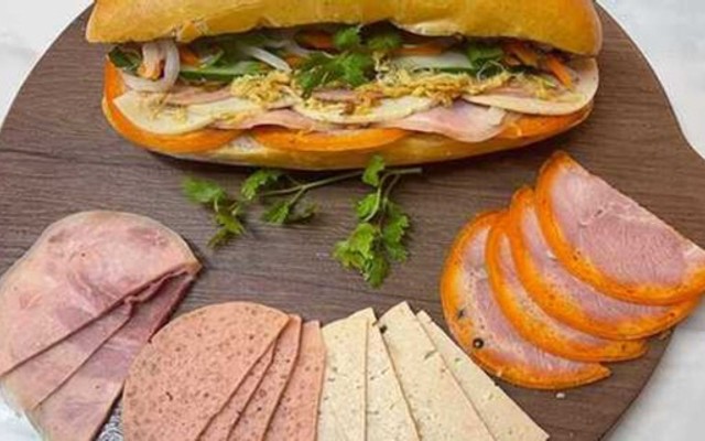 Bánh Mì Sài Gòn Thoa Triều - Trương Định