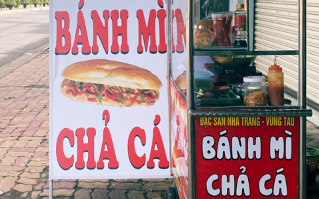 Bánh Mì Chả Cá & Trà Tắc Hồng Nhung - Huỳnh Văn Luỹ