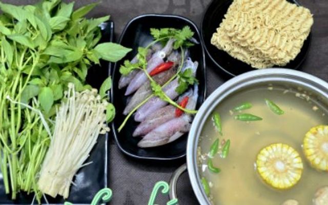 Quen Mà Lạ - Lẩu Mực Lá É & Tả Pí Lù Nhúng Giấm