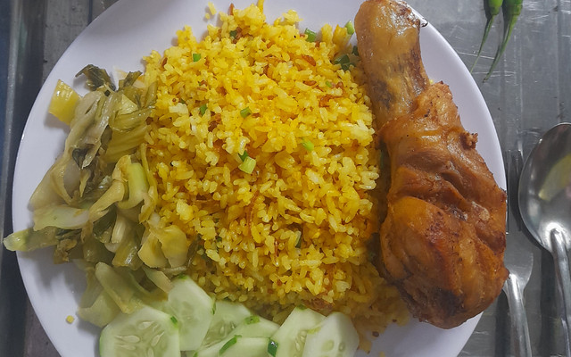 CƠM CHIÊN GÀ XỐI MỠ KIM NGÂN 3 - 204 Lê Ngô Cát