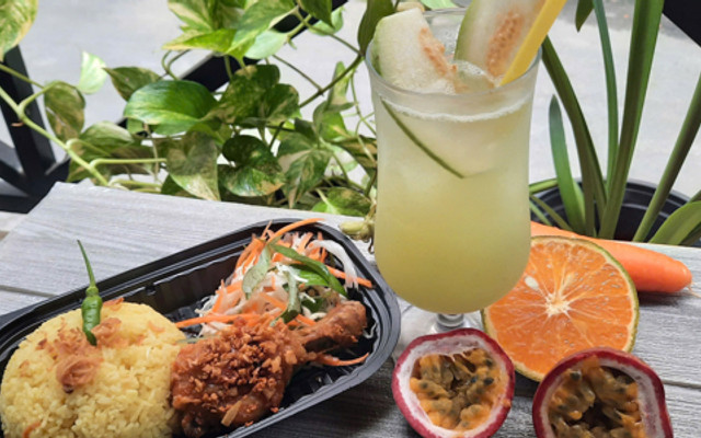 Cơm Gà & Mì Trộn Mắm Gừng - Huỳnh Đình Hai