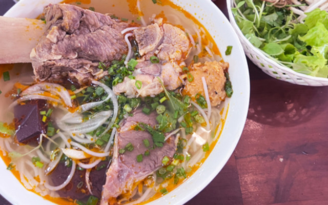 Bún Bò 28 - Phở Bò, Phở Gà & Bún Bò - 28 Lê Thánh Tôn