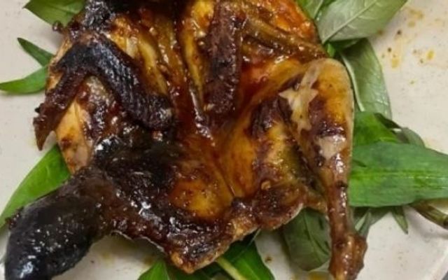 Chị Lan - Bắp Xào, Chân Gà Nướng & Cá Bò Viên Chiên