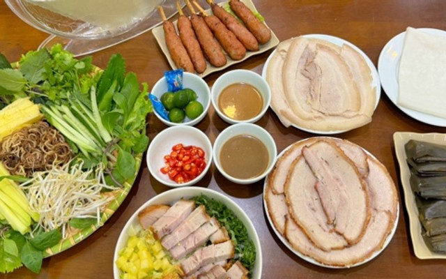 Bánh Tráng & Cuốn Thịt Heo 43 - 300 Thái Hà