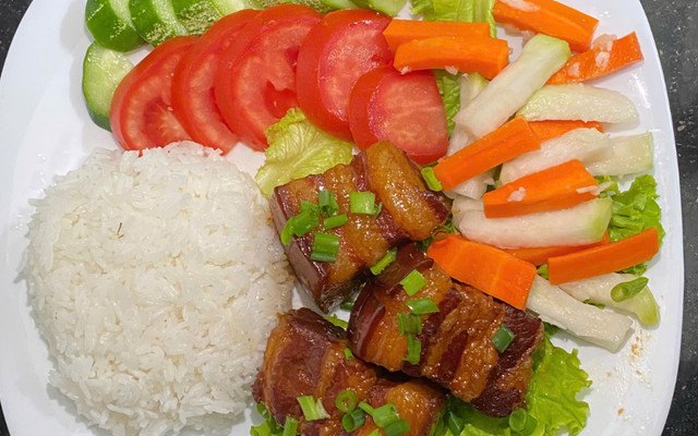 Quán Bà Nội Dâu Tây - Cơm Văn Phòng - 297 Chiến Thắng