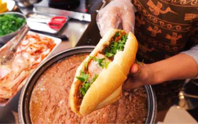 Bánh Mỳ Cô Thuý - Vĩnh Hưng