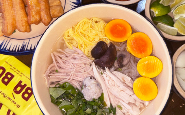 Phở gà Phố Cổ Bà Boo - Nơ Trang Long