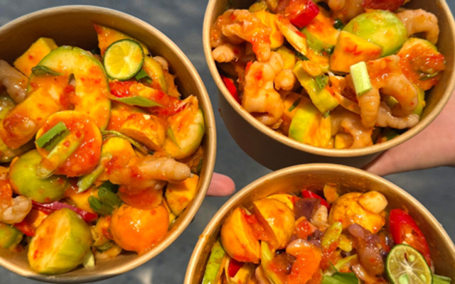 Anh Em Chicken - Chân Gà Sốt Thái