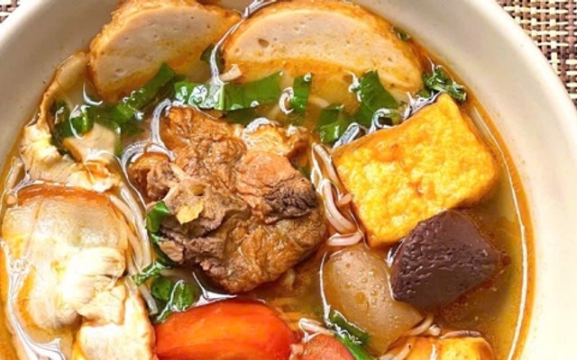 Quán Bún Riêu Gỏi Cuốn Bà Út - Đường 16